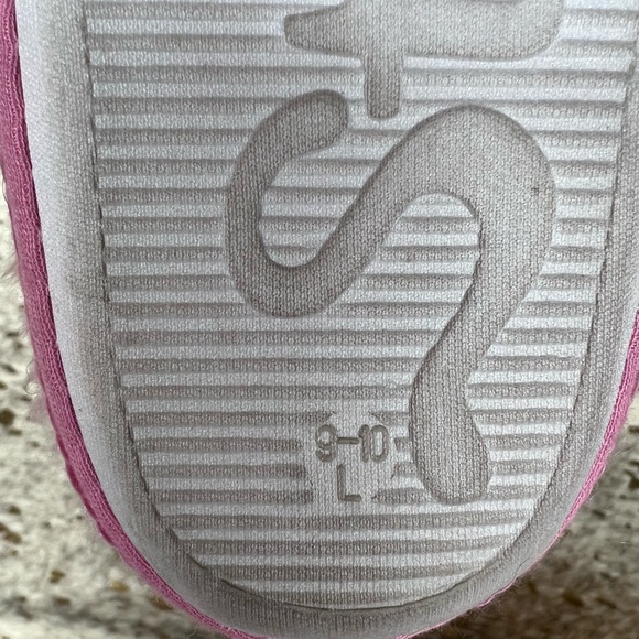 Super Awesome Steve Madden Pink Sequins, Fluffy Slipper, size Large 8-10 - Picture 7 of 8